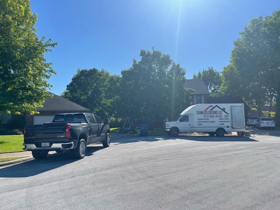 Seamless Designs - Buffalo, MO