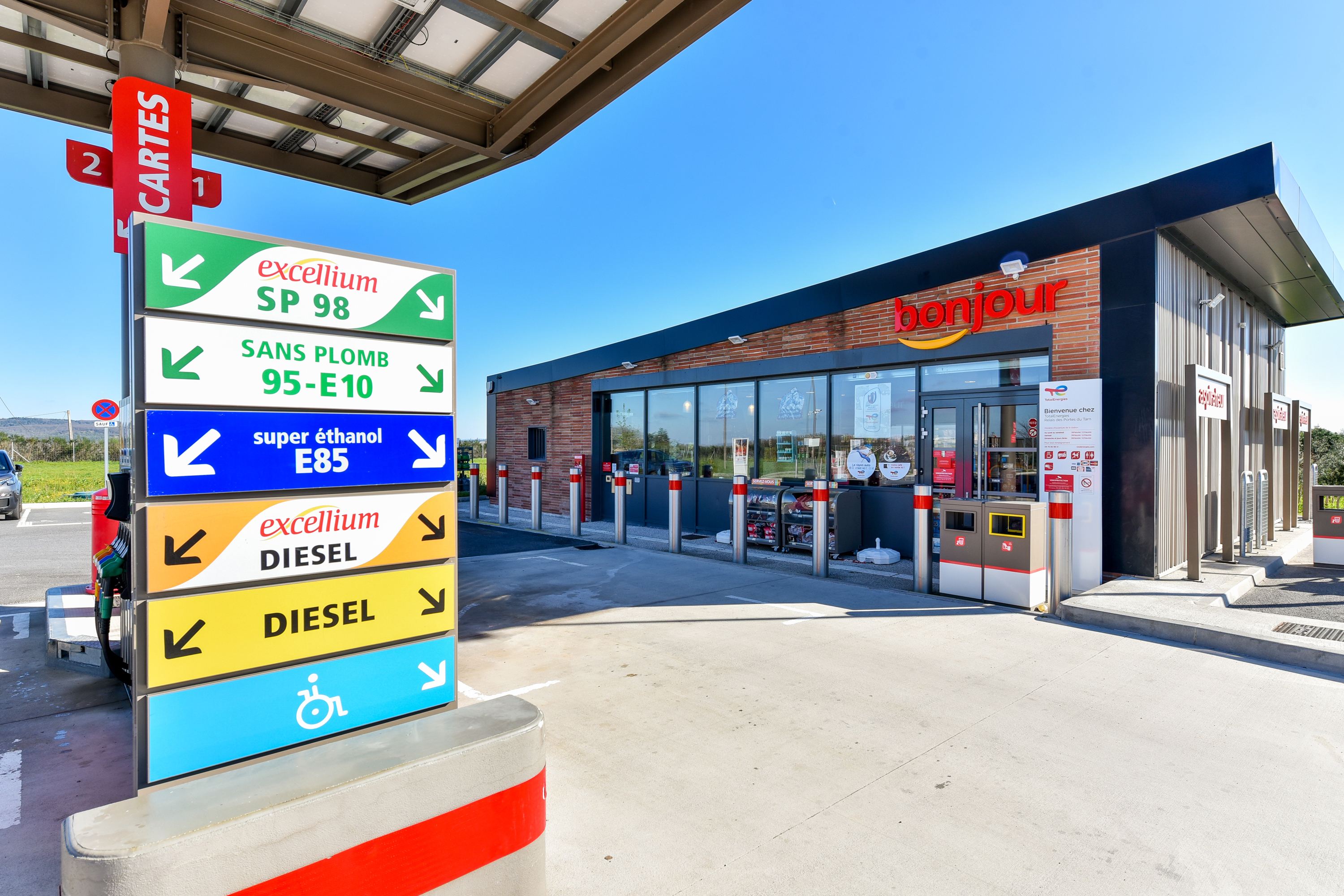 This is a picture representing NF080232 (FUELING) - RELAIS PORTES DU TARN