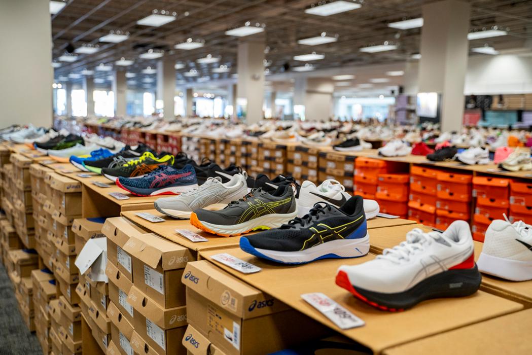 Off Broadway Shoe Warehouse Image