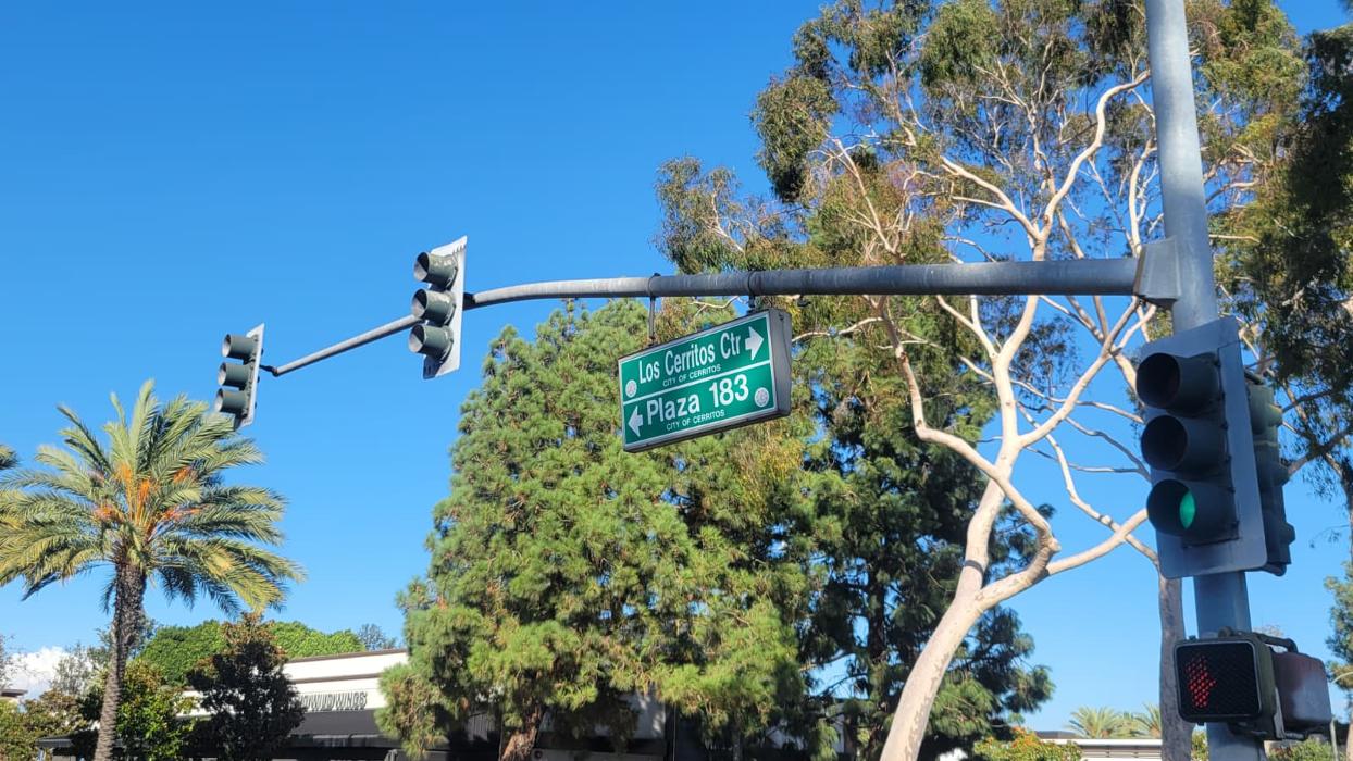 Off Broadway Shoe Warehouse Image