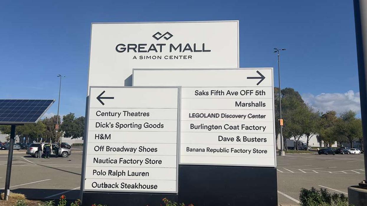 Off Broadway Shoe Warehouse Image