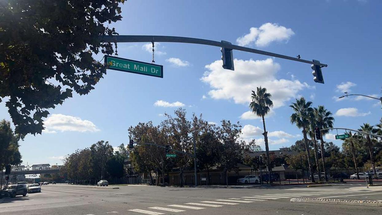 Off Broadway Shoe Warehouse Image