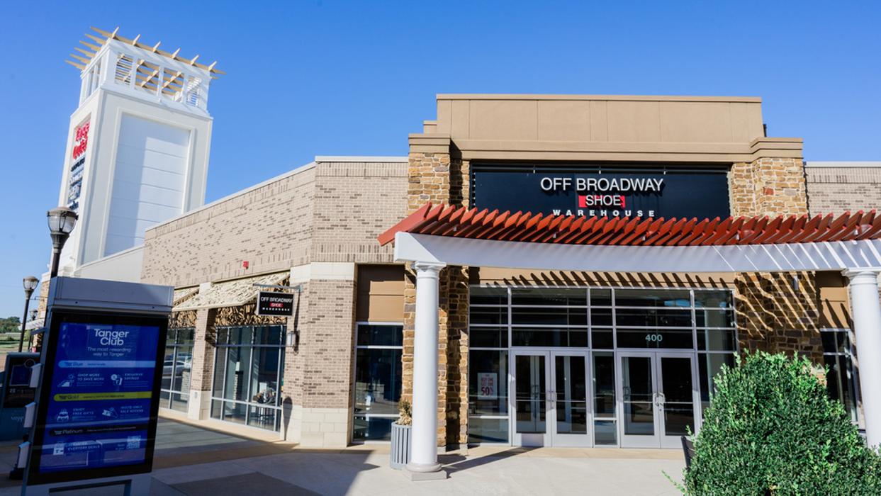 Off Broadway Shoe Warehouse Logo