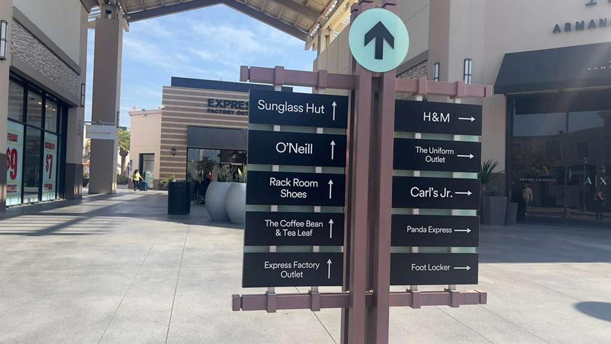 Rack Room Shoes Image