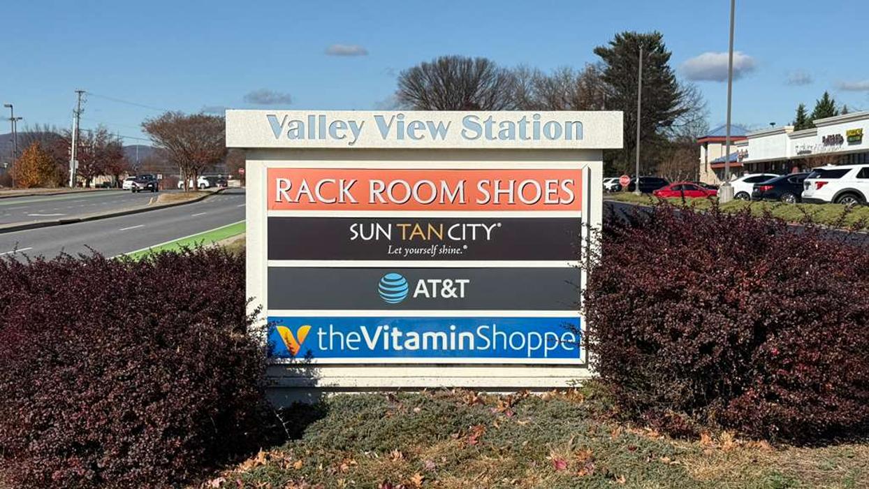 Rack Room Shoes Image