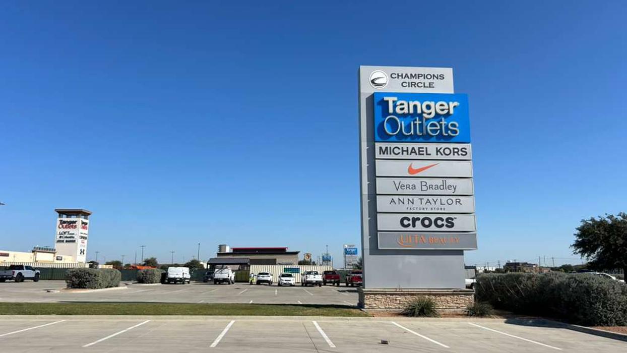 Rack Room Shoes Logo