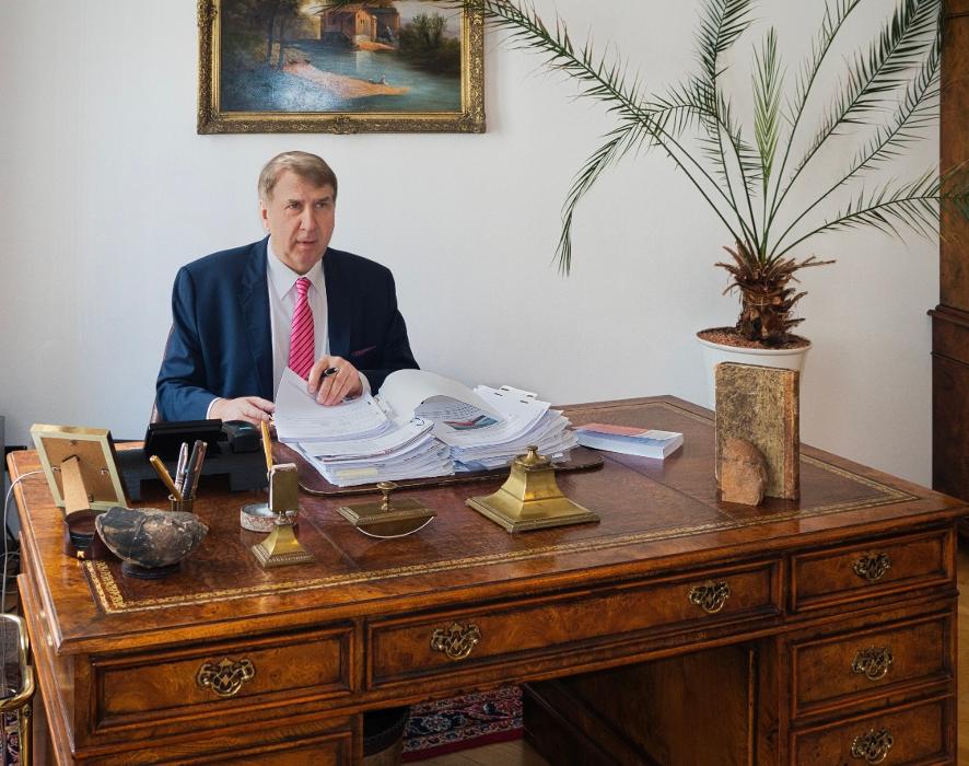 Prof. DDDr.DDr.h.c. Dieter Kindel, Rosenbursenstraße in Wien