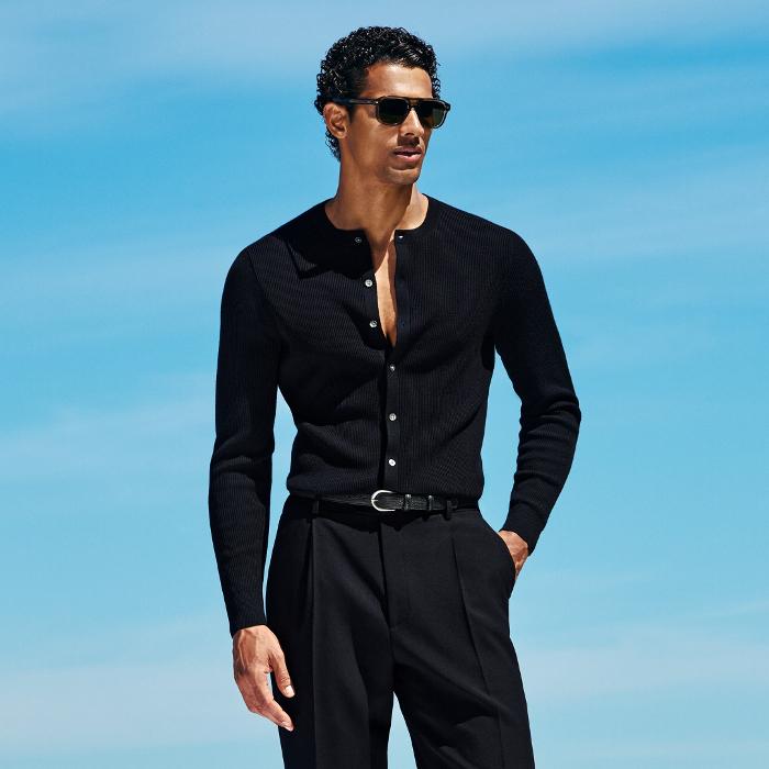 From crewnecks, cardigans, turtlenecks & V-necks to polos, T-shirts, and more, find the perfect complement to any look