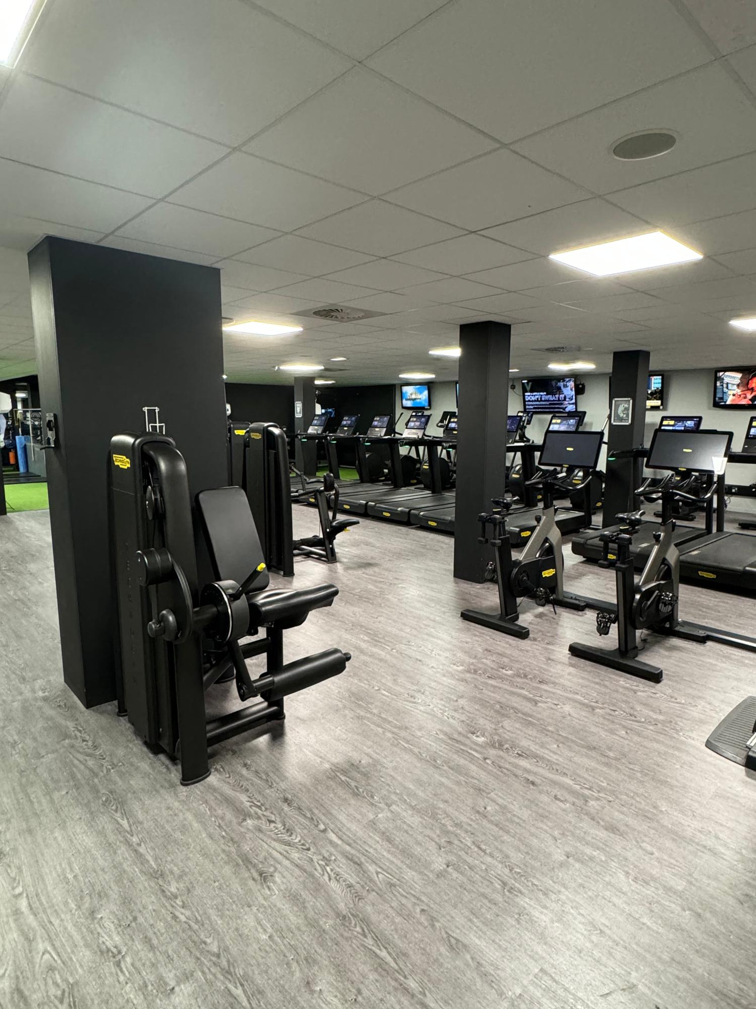 Village Gym Manchester Hyde Hyde 01615 289998