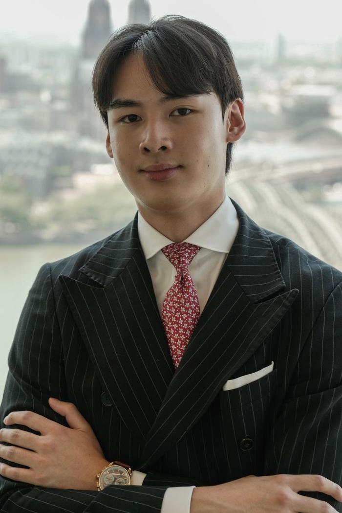 ERGO Pro Raphael Lam, Nürnberger Straße in Düsseldorf