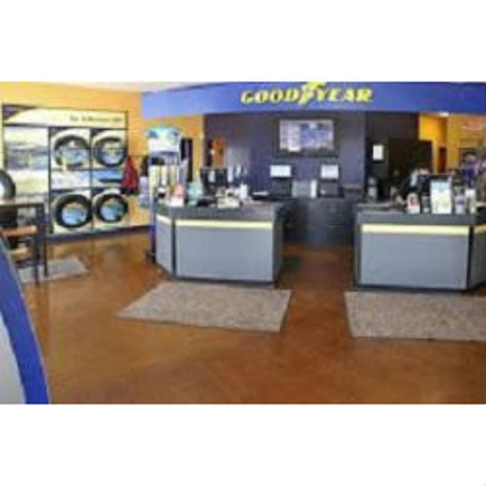 Duck Creek Tire & Service - Bettendorf, IA