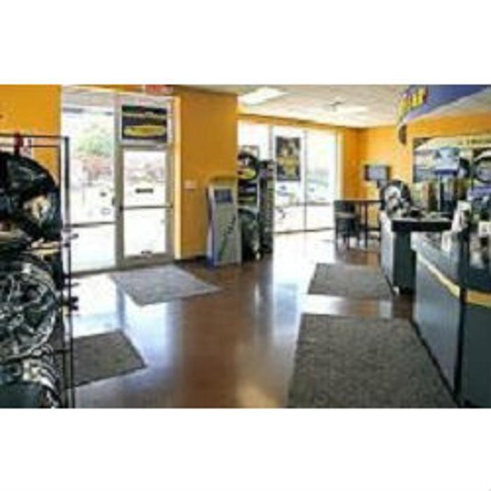 Duck Creek Tire & Service - Bettendorf, IA