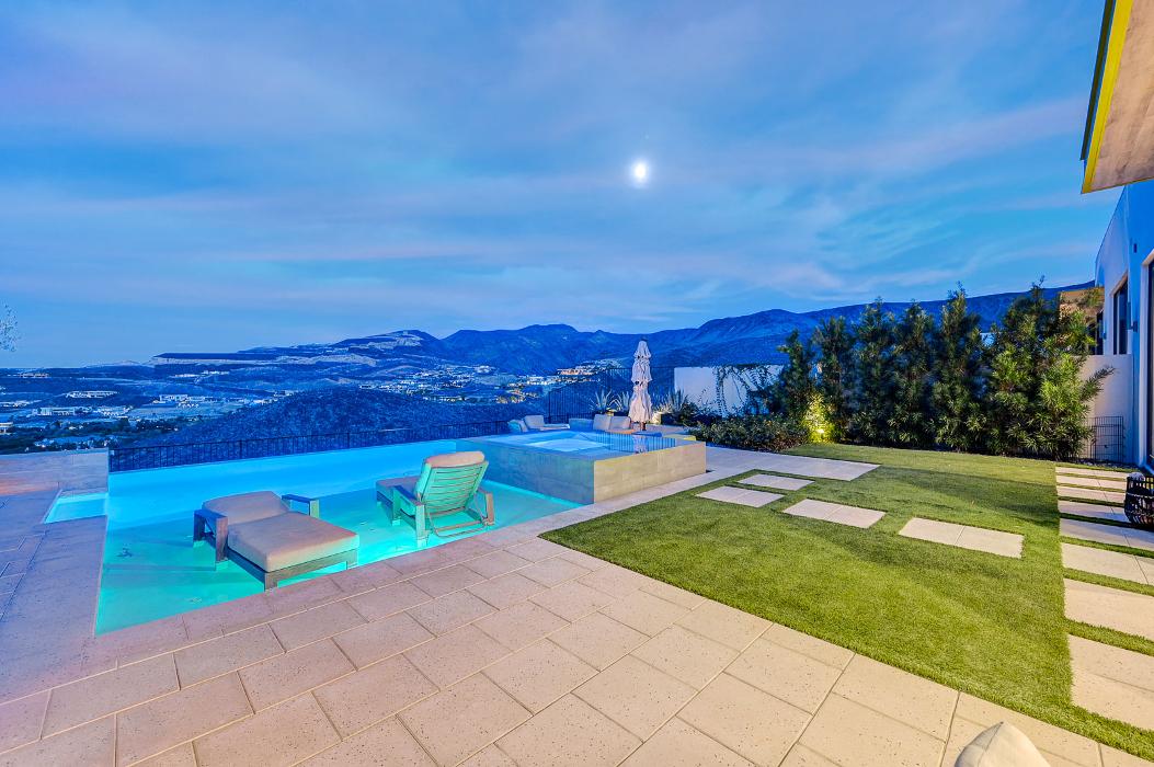 Luxury Real Estate Advisors - Las Vegas, NV