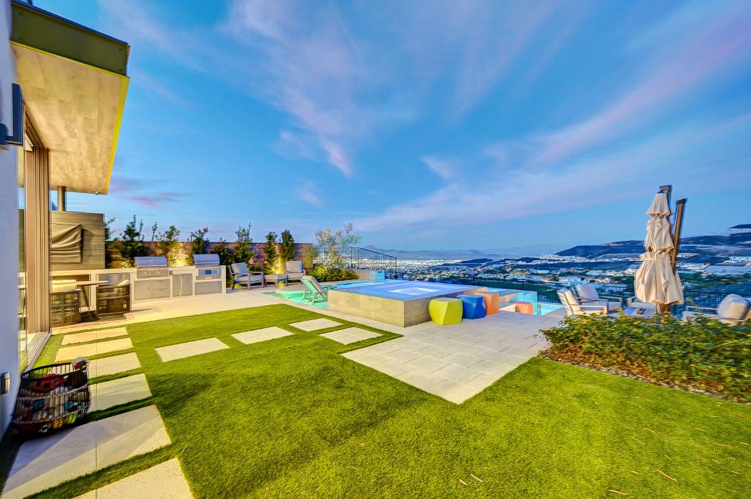 Luxury Real Estate Advisors - Las Vegas, NV