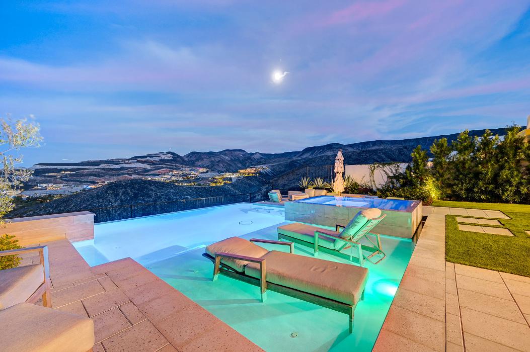 Luxury Real Estate Advisors - Las Vegas, NV