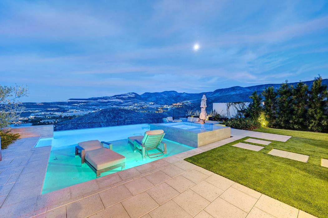 Luxury Real Estate Advisors - Las Vegas, NV