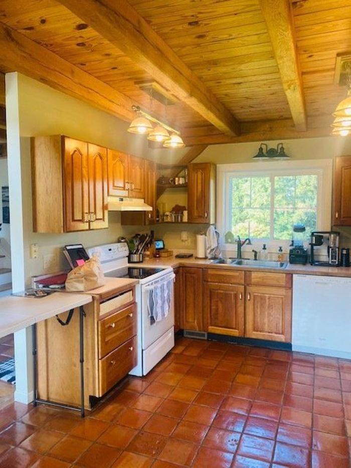 Arrow Kitchens & Bath Image