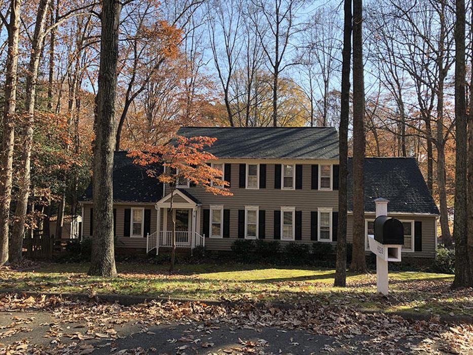 Howerton Roofing &amp; Construction, LLC Logo