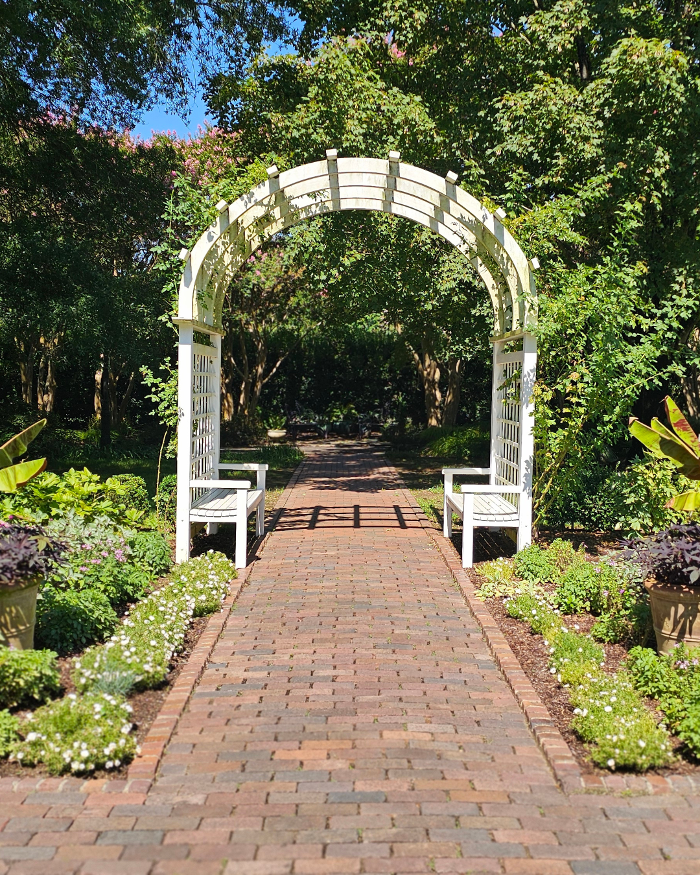 Manchester Gardening LLC Image