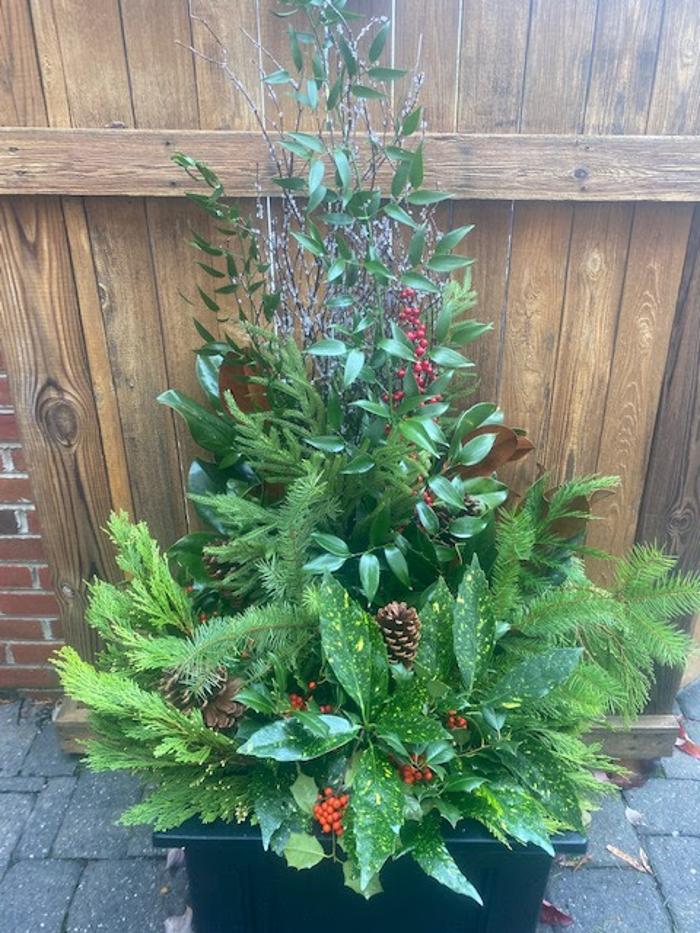 Manchester Gardening LLC Logo