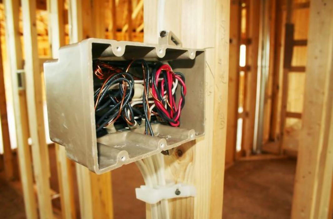 Deary Electric & Renovations LLC - Putnam, CT