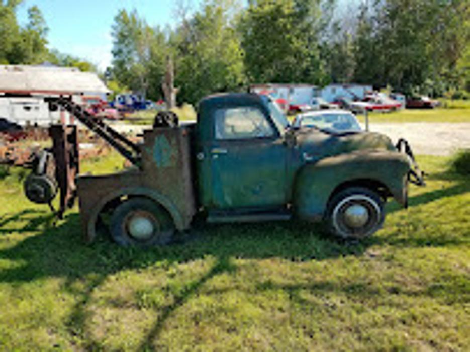 Clute's Garage & Wrecker Service - Clare, MI