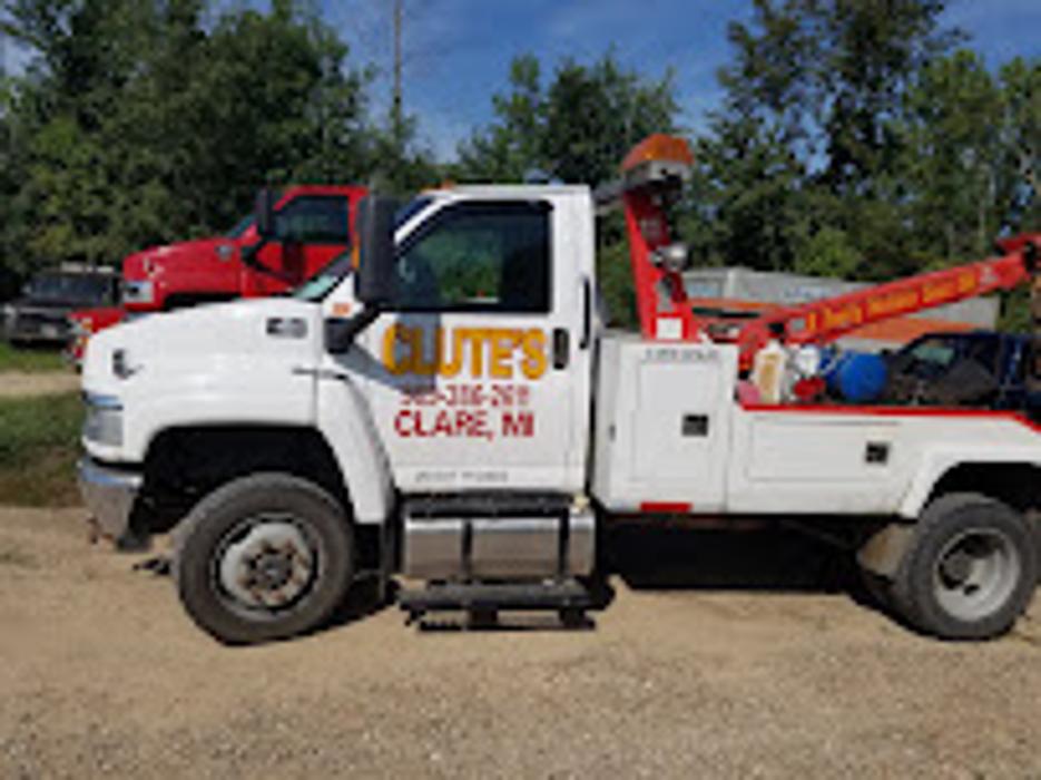 Clute's Garage & Wrecker Service - Clare, MI