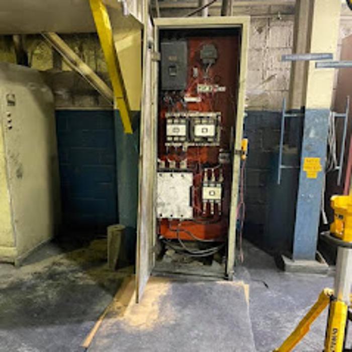 Indianola Electric Co. Inc. Logo