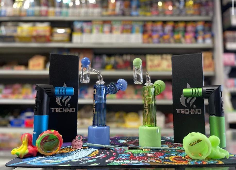 Express Smoke Shop Drive Thru - Blandon, PA