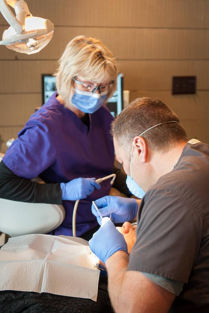 Sun Ray Family Dental Logo