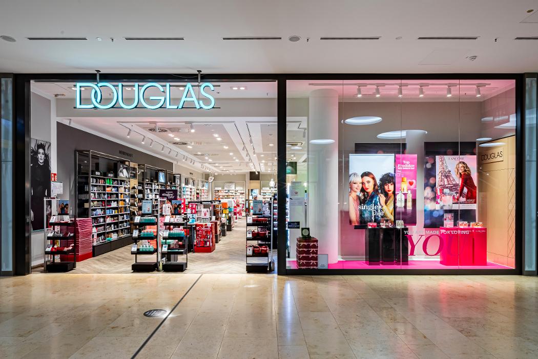 Douglas Neu-Ulm Glacis-Galerie, Bahnhofstraße in Neu-Ulm