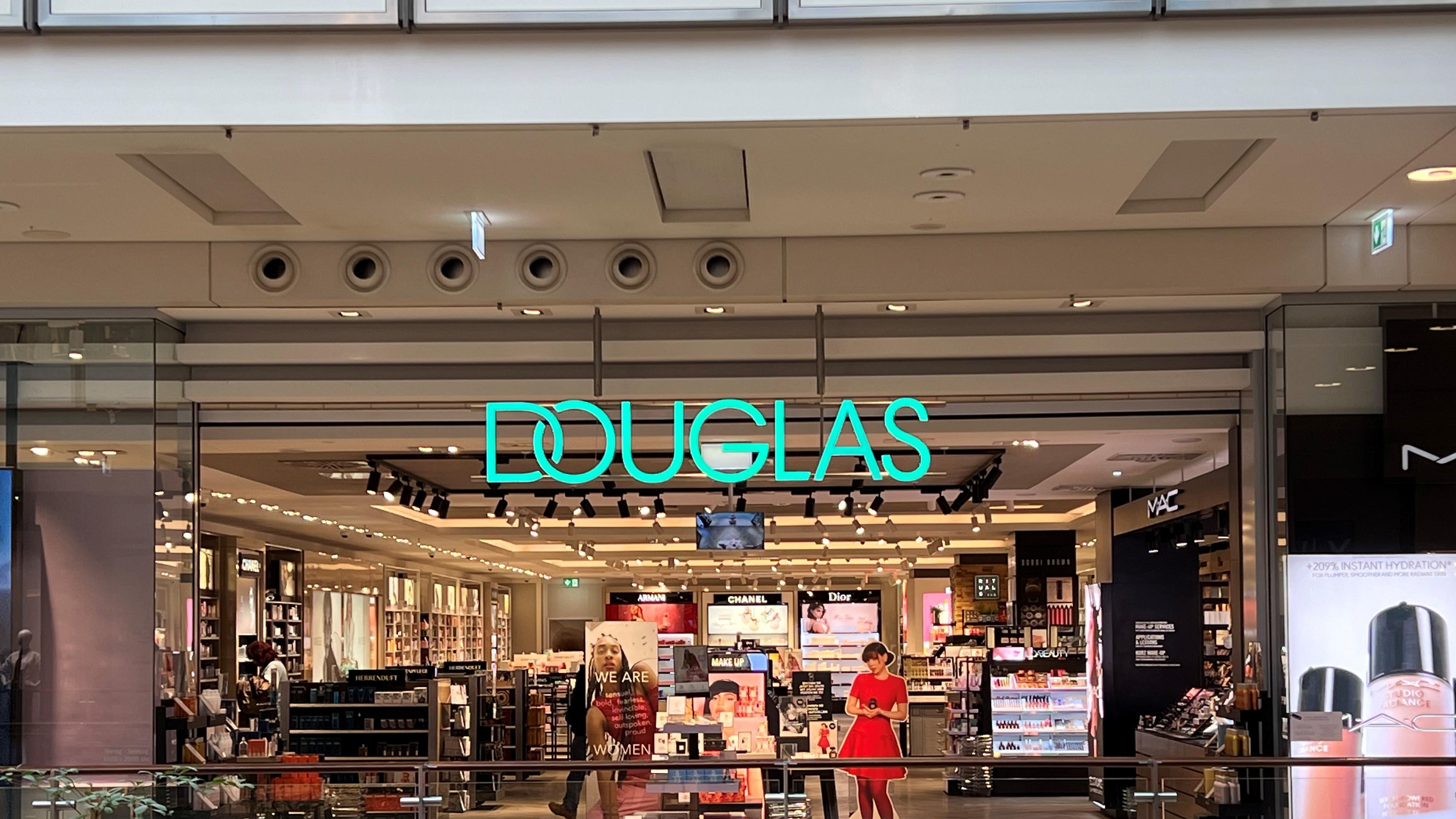 Douglas Karlsruhe Ettlinger Tor, Ettlinger-Tor-Platz in Karlsruhe