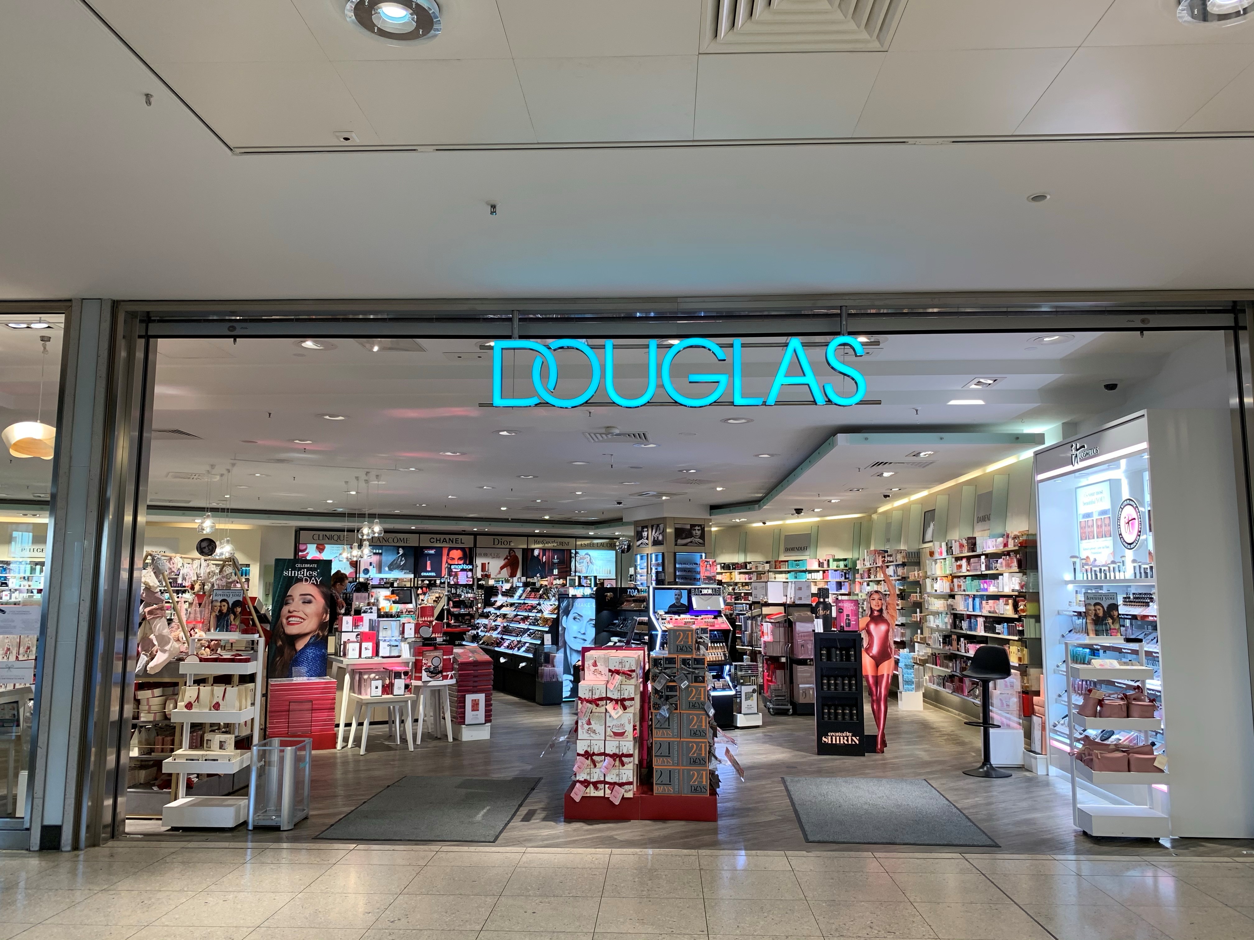 Douglas Neubrandenburg Marktplatz Center Parfumerien Kleinhandel In Neubrandenburg Adresse Offnungszeiten Bewertungen Tel Infobel