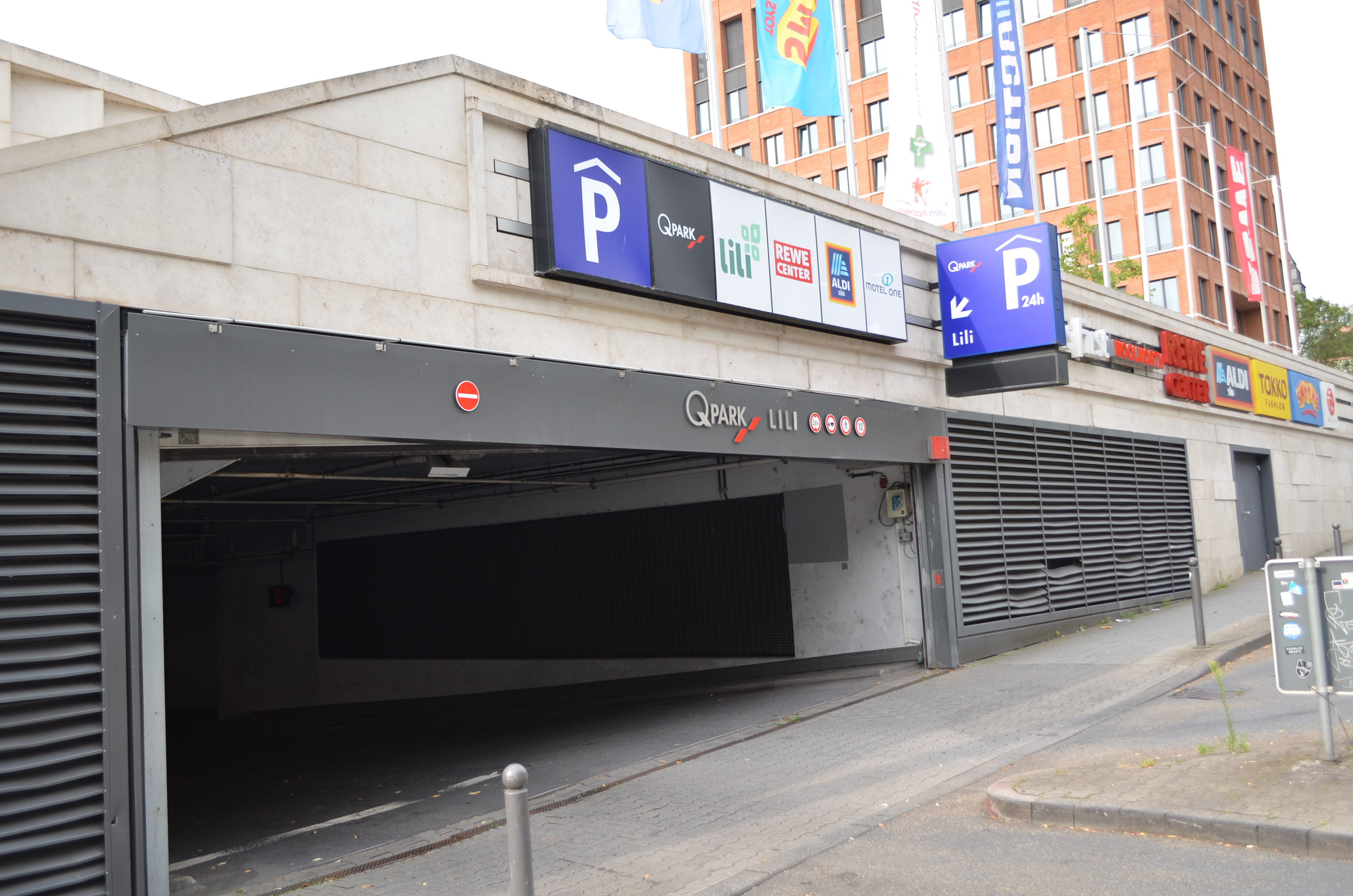 Q-Park Parkhaus Lili - Einfahrt Klingholzstraße