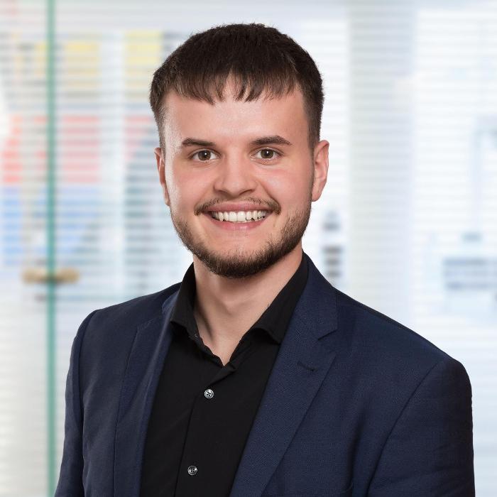 ERGO Versicherung Tarik Drndic, An der Burg Sülz in Lohmar