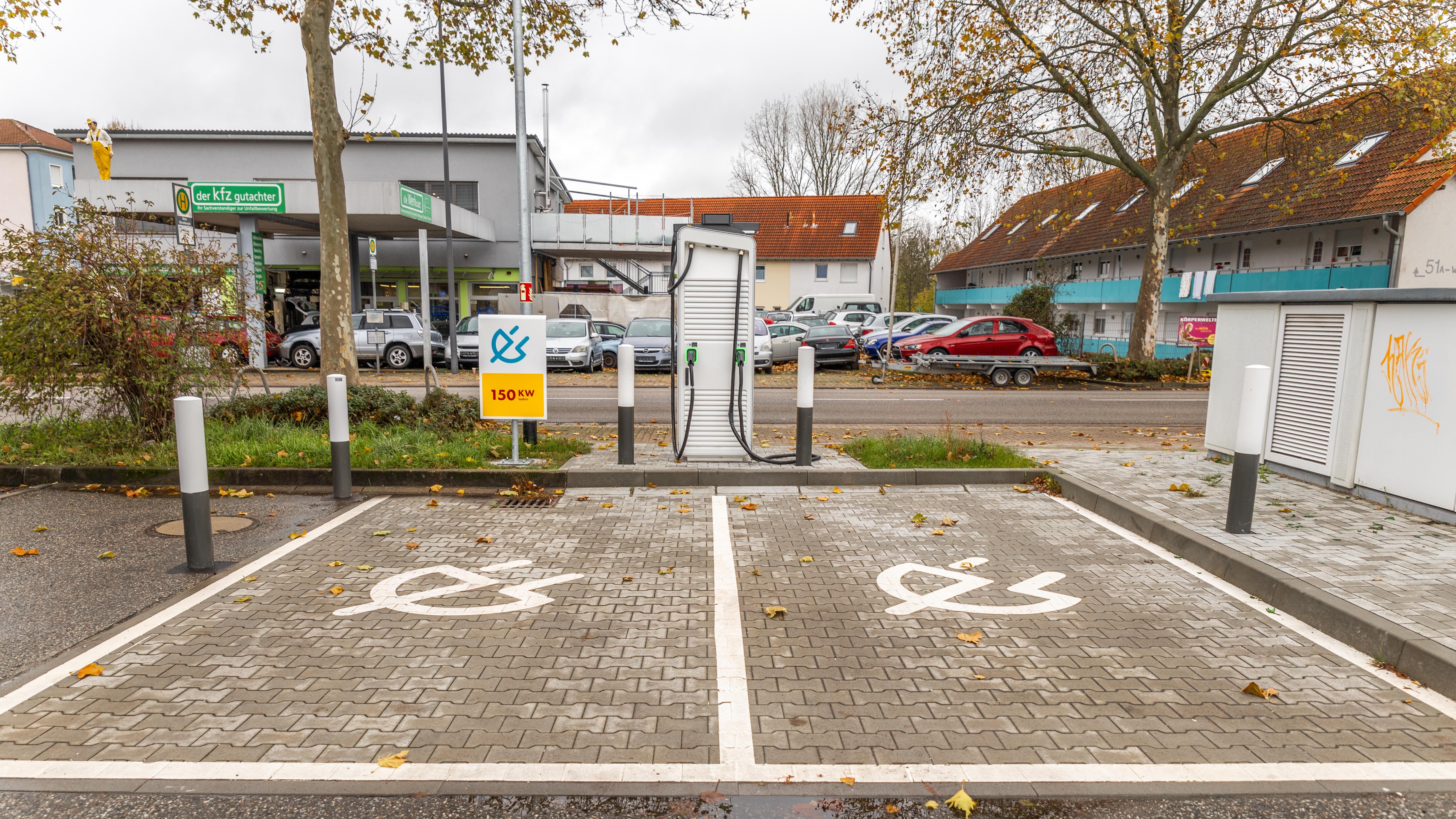 Shell Recharge Charging Station, Weißenburger Straße in Landau in der Pfalz