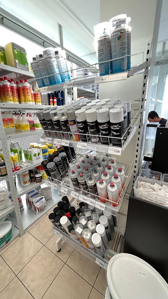 BM COLOR Sàrl, magasin de Renens, Rue de Lausanne in Renens