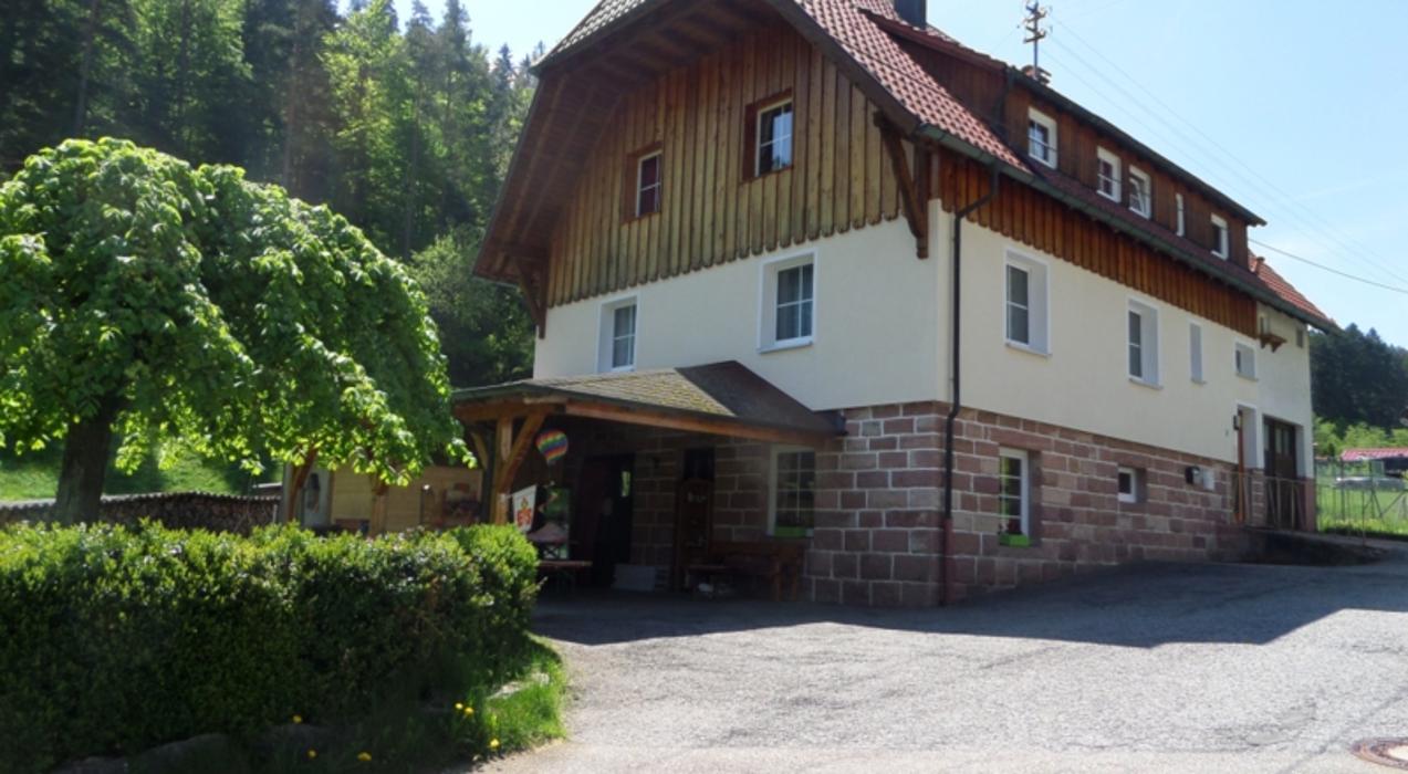 Schwarzwaldhaus Zwink, Süßbächle in Enzklösterle