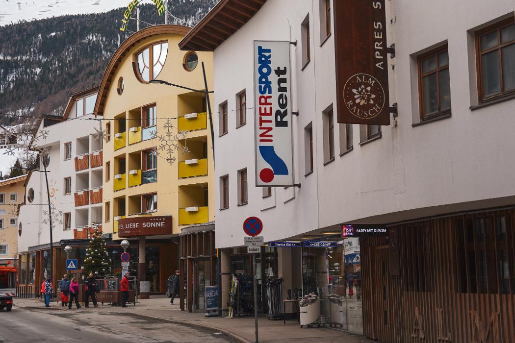 INTERSPORT Glanzer Hotel Sonne, Dorfstraße in Sölden
