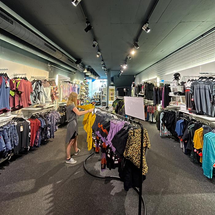 INTERSPORT Glanzer Gaislachkogelbahn, Dorfstraße in Sölden