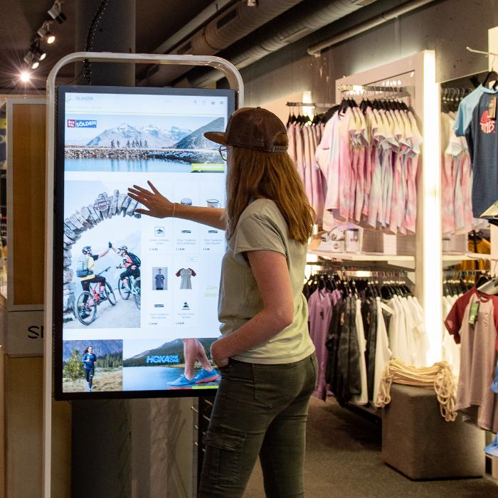 INTERSPORT Glanzer Gaislachkogelbahn, Dorfstraße in Sölden