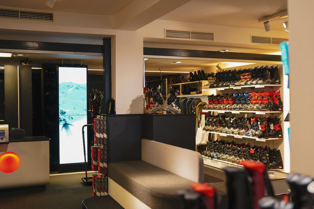 INTERSPORT Glanzer Hotel Bergland, Dorfstraße in Sölden