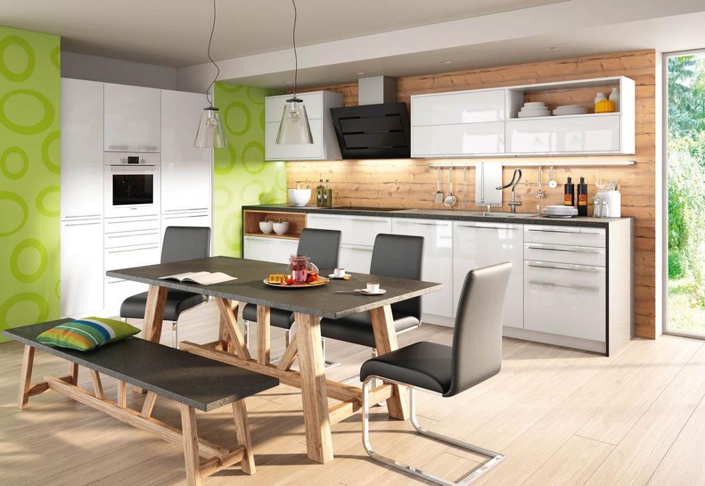 DAN Küchen Kolsass, Bundesstraße in Kolsass