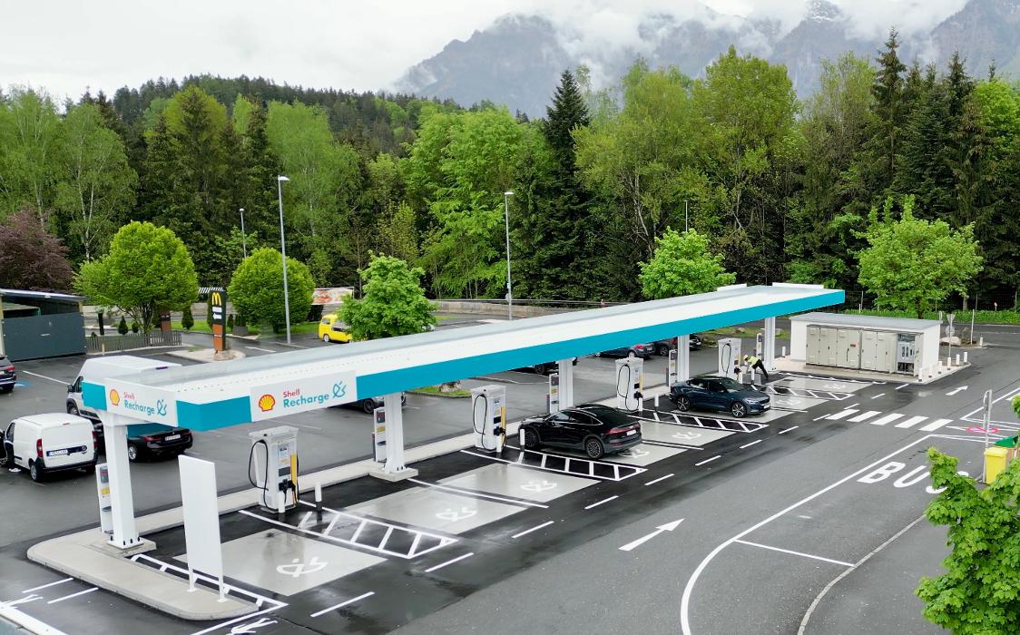 Shell Recharge Charging Station, Zollstraße in Walserberg