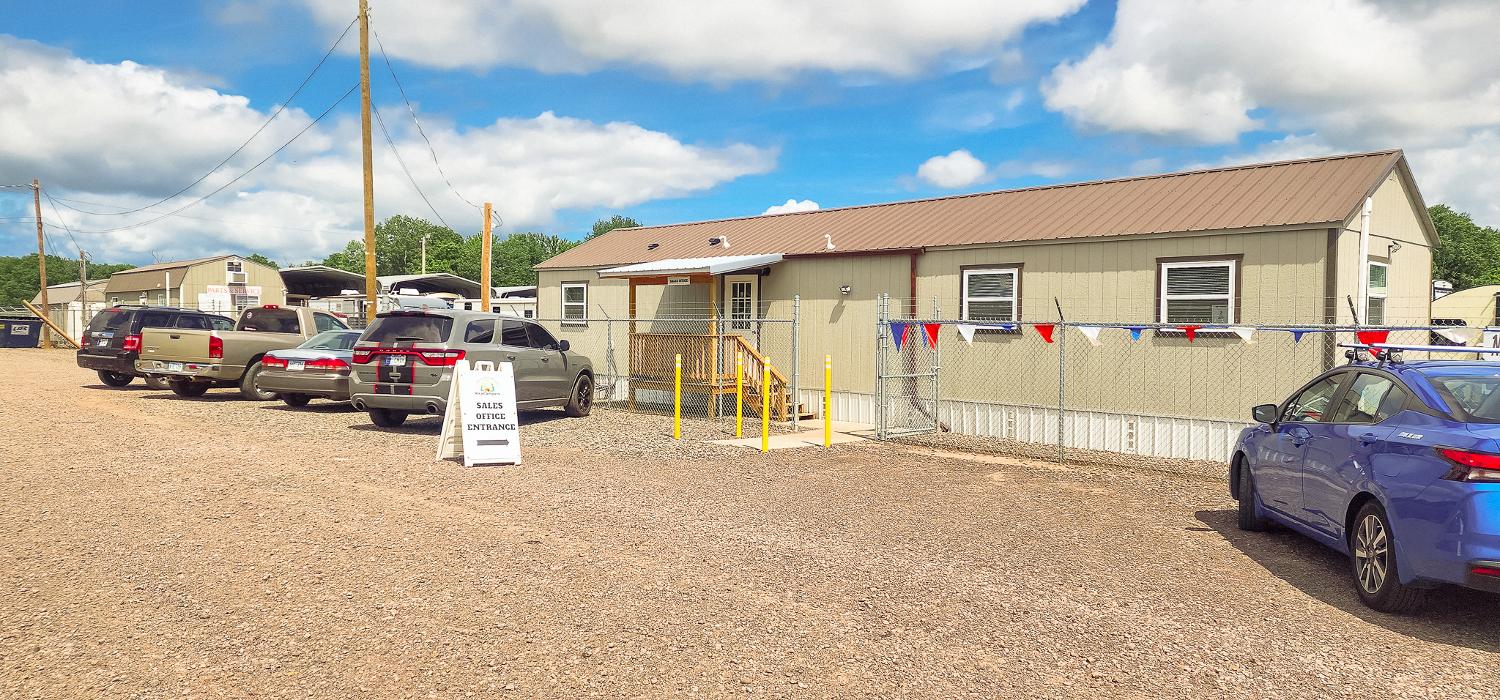 Nice Campers - Russellville, AR