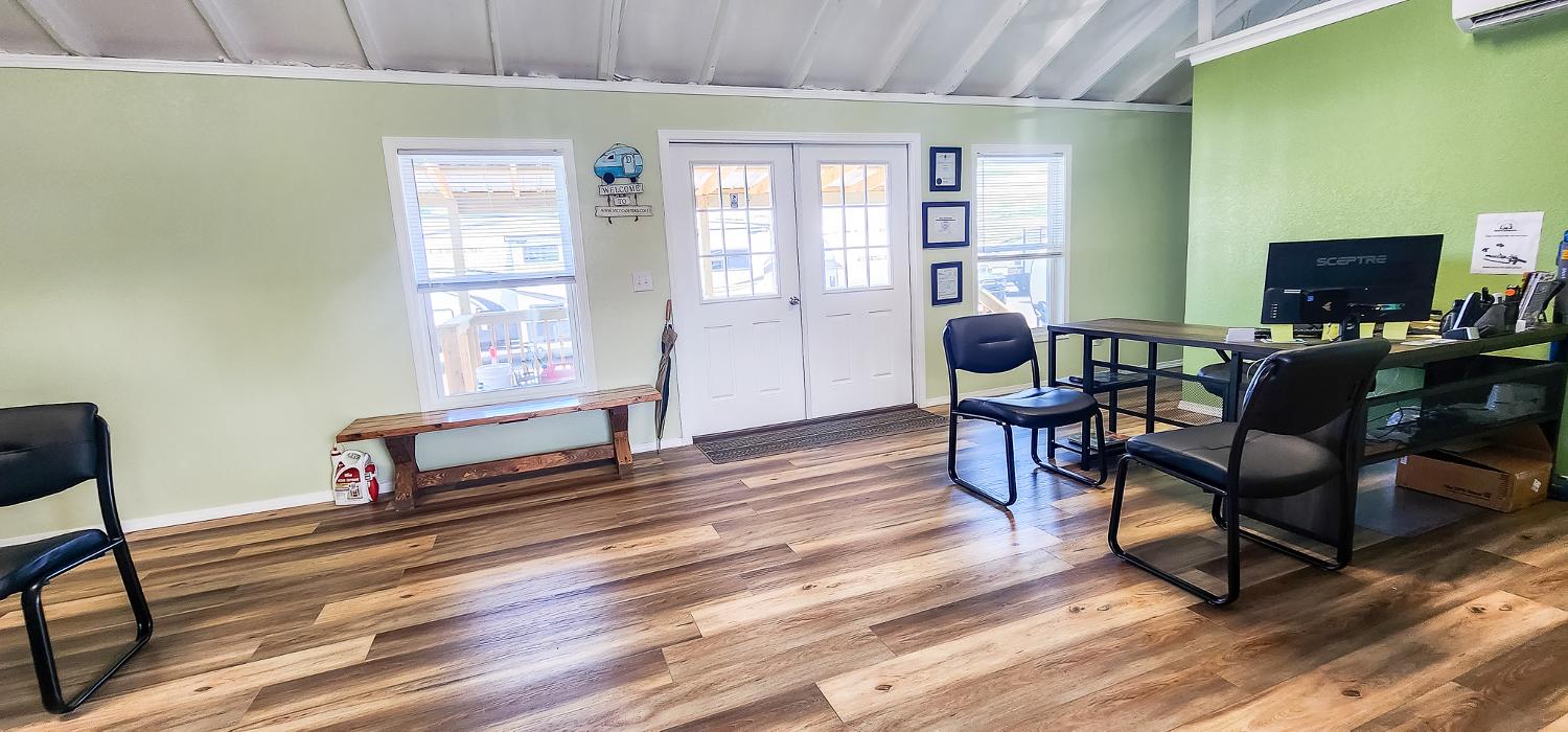 Nice Campers - Russellville, AR