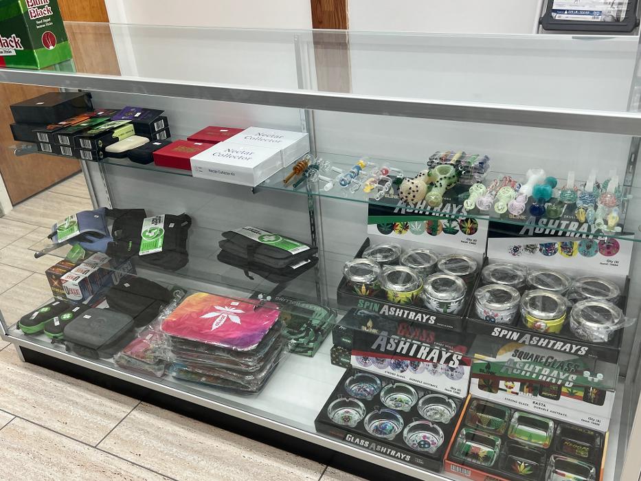 MELLOW LIFE SMOKE SHOP - Port Orange, FL