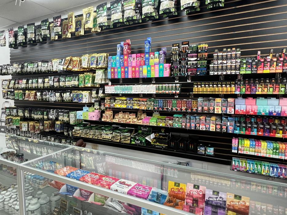 MELLOW LIFE SMOKE SHOP - Port Orange, FL