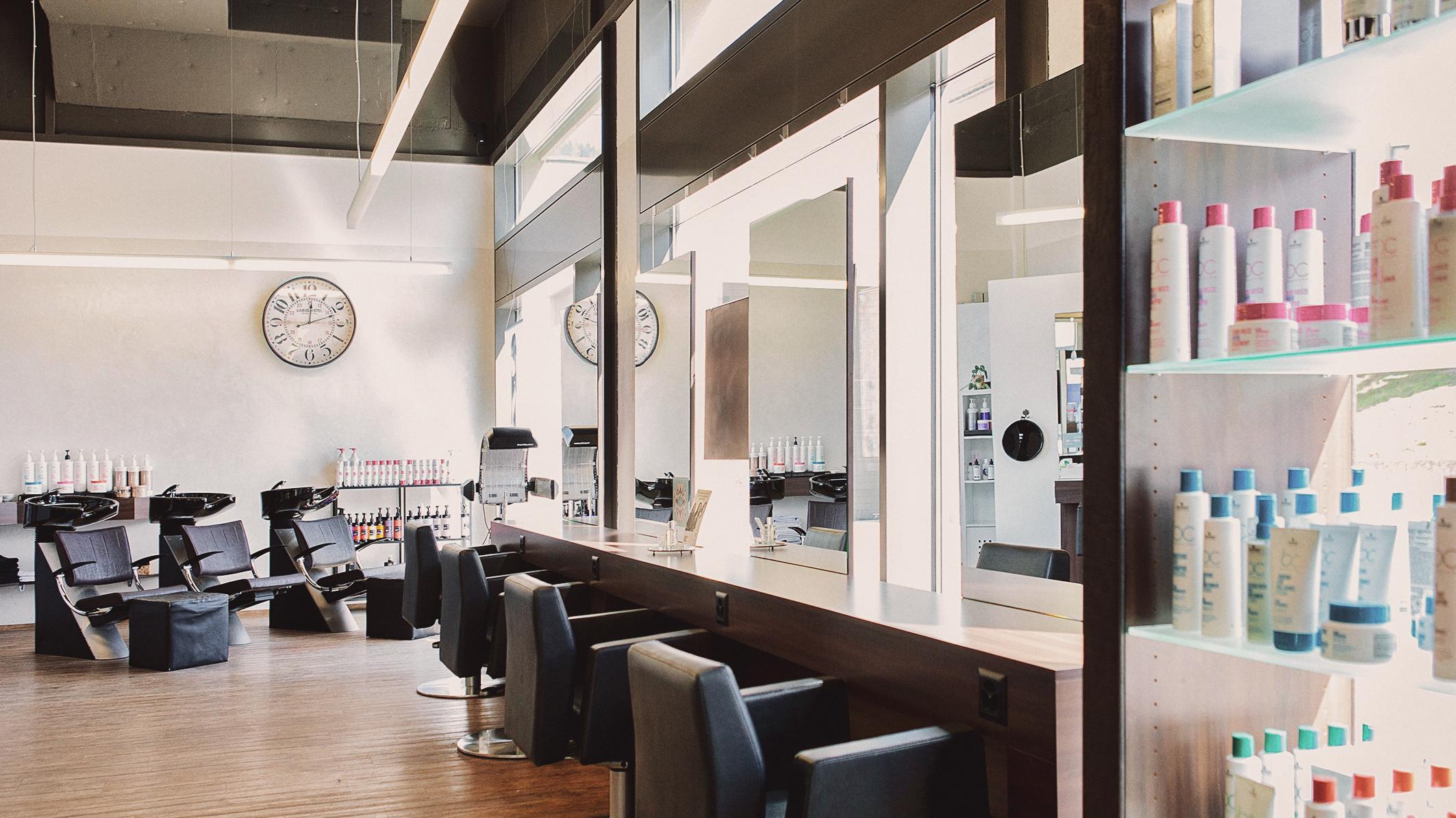 Aegeri Hair Design, Zugerstrasse in Unterägeri