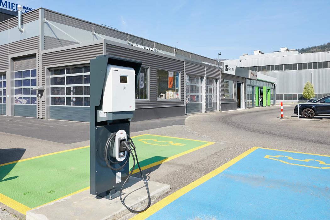 AMAG Biel Längfeldweg, Längfeldweg in Biel